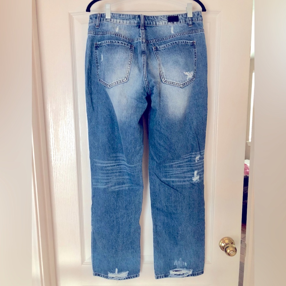 Flamingals Size L distressed straight leg jeans. Curvy.